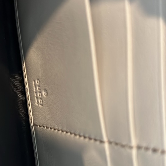 {Guccissima Signature Microguccissima
Bree Zip Around Wallet Off White} - Picture 11 of 13